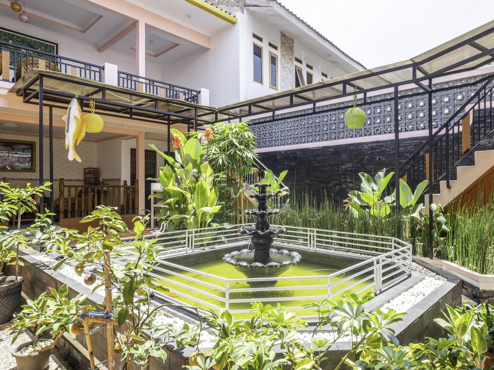 Hotel Capital O 1541 Puri Cikole Asri Lembang Zewnętrze zdjęcie