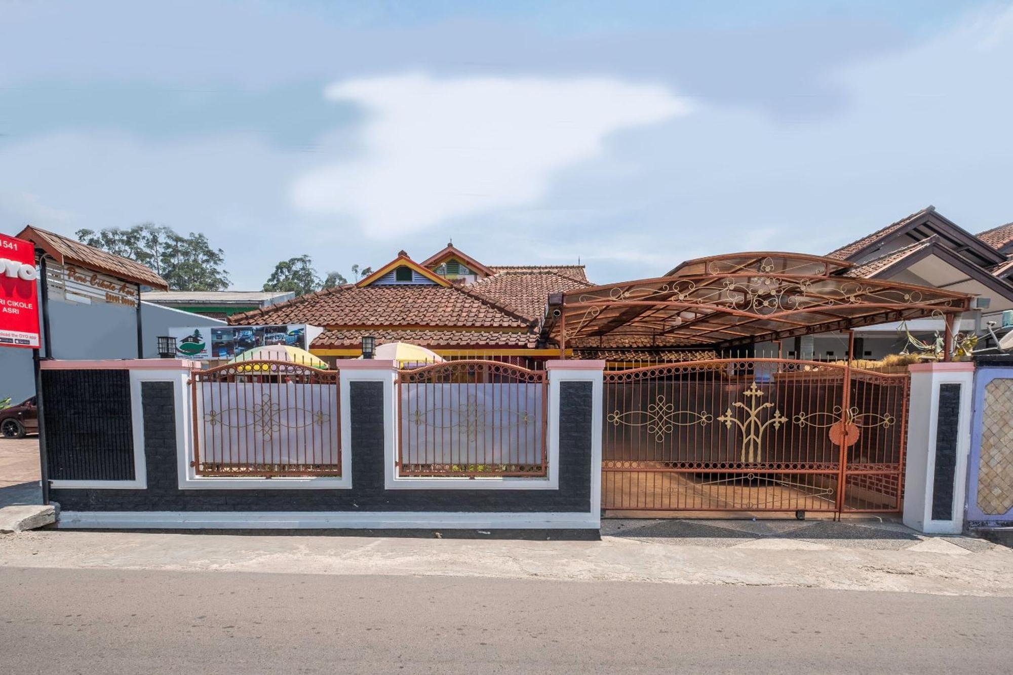 Hotel Capital O 1541 Puri Cikole Asri Lembang Zewnętrze zdjęcie