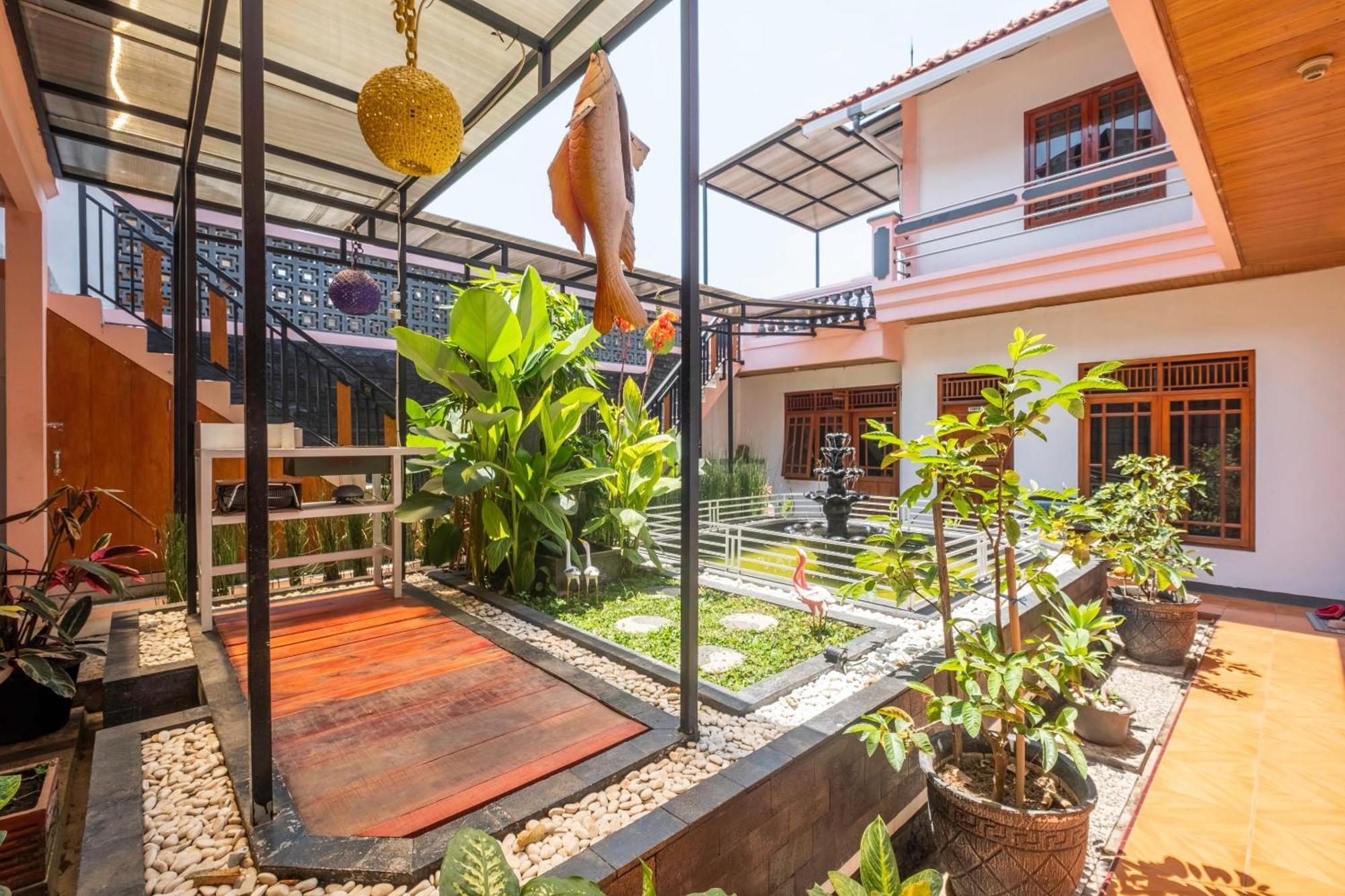 Hotel Capital O 1541 Puri Cikole Asri Lembang Zewnętrze zdjęcie